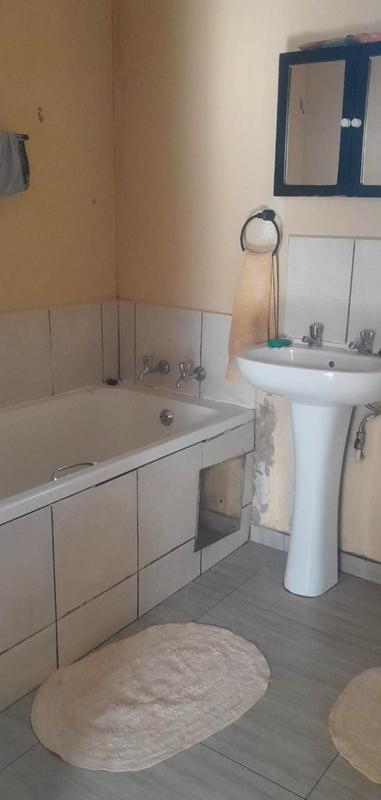 2 Bedroom Property for Sale in Lufhereng Gauteng