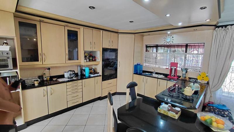 3 Bedroom Property for Sale in Brackendowns Gauteng