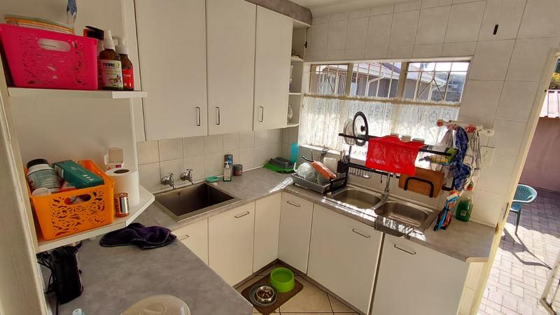 3 Bedroom Property for Sale in Brackendowns Gauteng
