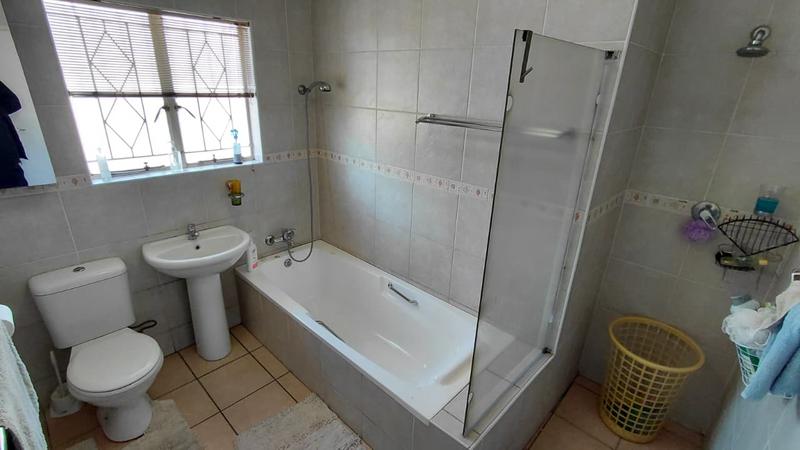 3 Bedroom Property for Sale in Brackendowns Gauteng