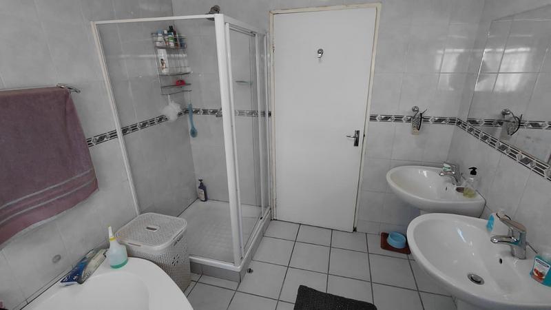 3 Bedroom Property for Sale in Brackendowns Gauteng
