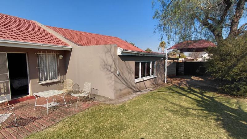 3 Bedroom Property for Sale in Brackendowns Gauteng