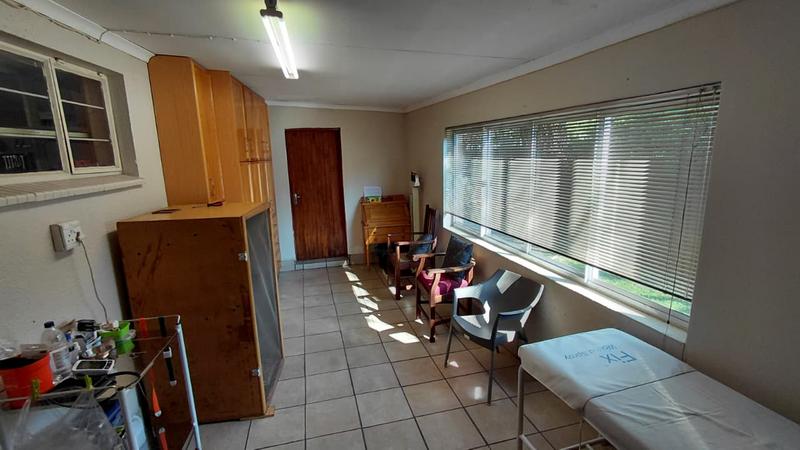 3 Bedroom Property for Sale in Brackendowns Gauteng