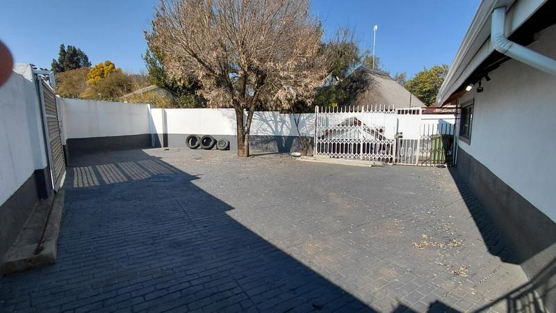 4 Bedroom Property for Sale in Brackendowns Gauteng