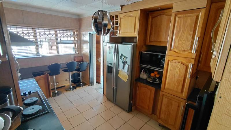 4 Bedroom Property for Sale in Brackendowns Gauteng