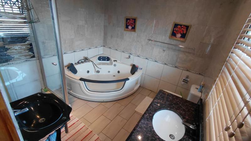 4 Bedroom Property for Sale in Brackendowns Gauteng