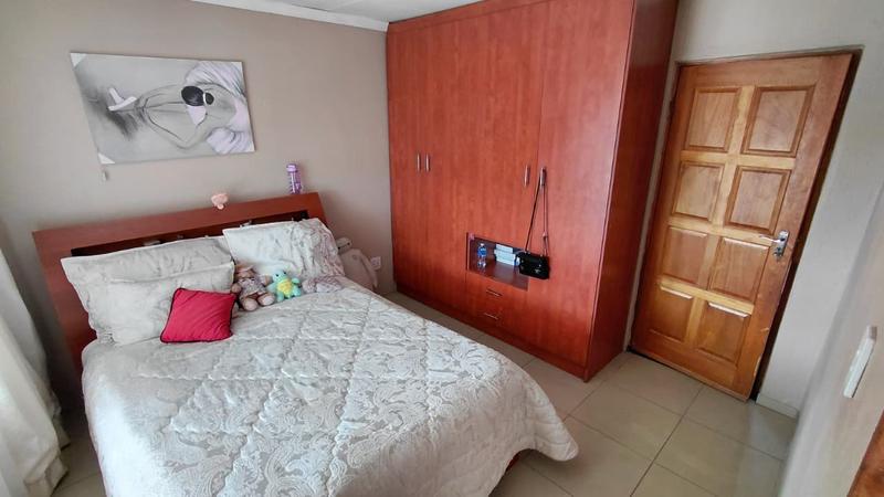 4 Bedroom Property for Sale in Brackendowns Gauteng