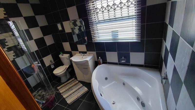 4 Bedroom Property for Sale in Brackendowns Gauteng