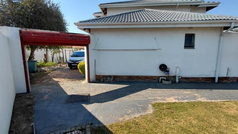 4 Bedroom Property for Sale in Brackendowns Gauteng