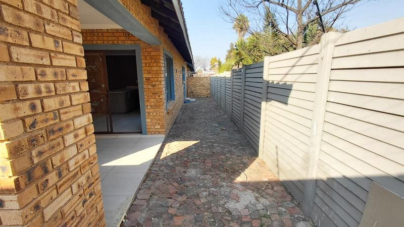 3 Bedroom Property for Sale in Brackenhurst Gauteng