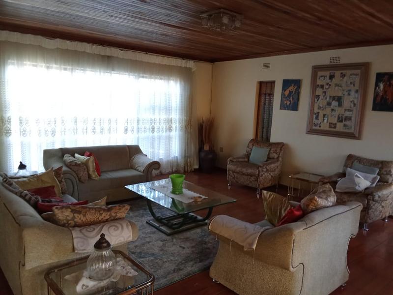 5 Bedroom Property for Sale in Diepkloof Zone 4 Gauteng