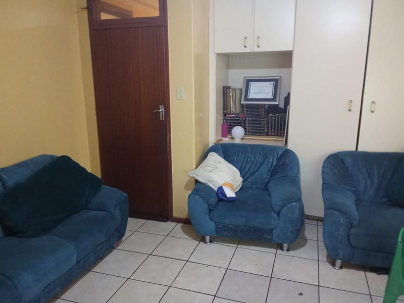 5 Bedroom Property for Sale in Diepkloof Zone 4 Gauteng