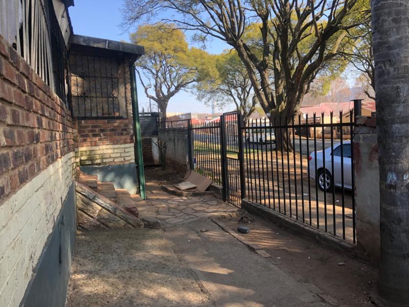 11 Bedroom Property for Sale in Bezuidenhout Valley Gauteng