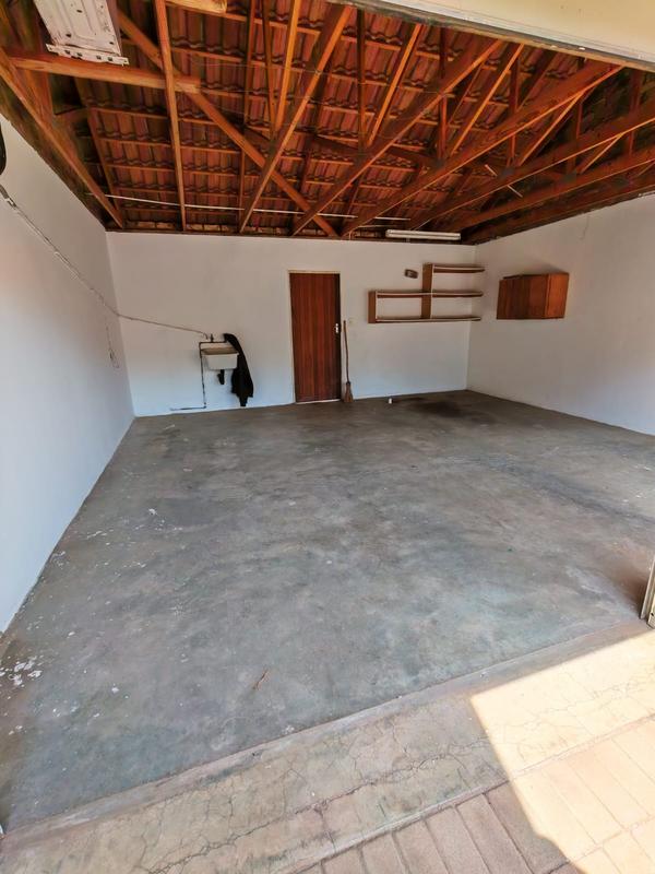 3 Bedroom Property for Sale in Dorandia Gauteng