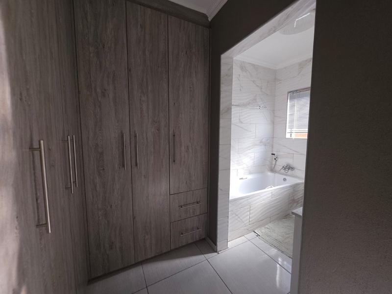 3 Bedroom Property for Sale in Brackenhurst Gauteng