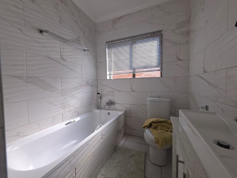 3 Bedroom Property for Sale in Brackenhurst Gauteng