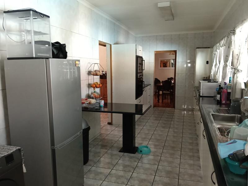 4 Bedroom Property for Sale in Brackenhurst Gauteng