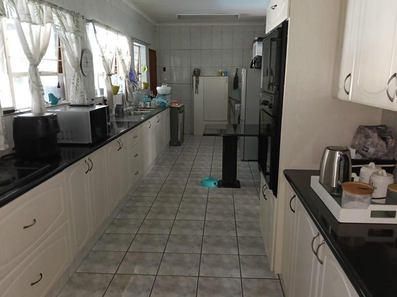 4 Bedroom Property for Sale in Brackenhurst Gauteng