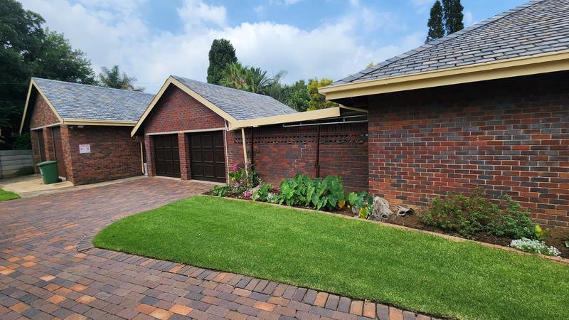 4 Bedroom Property for Sale in Brackenhurst Gauteng