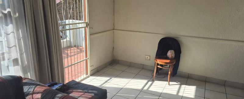 2 Bedroom Property for Sale in Verwoerdpark Gauteng