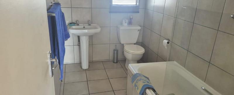 2 Bedroom Property for Sale in Verwoerdpark Gauteng