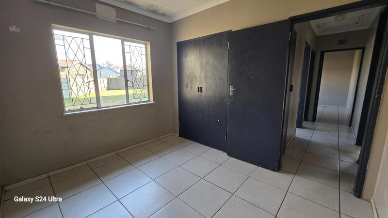 To Let 3 Bedroom Property for Rent in Van Dyk Park Gauteng