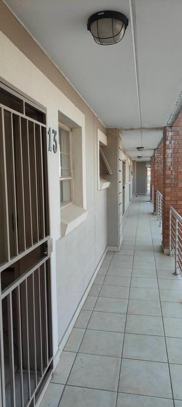 2 Bedroom Property for Sale in Monavoni Gauteng