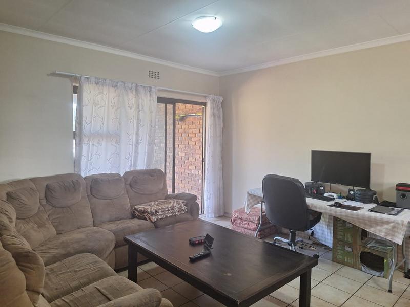 To Let 2 Bedroom Property for Rent in Dalview Gauteng