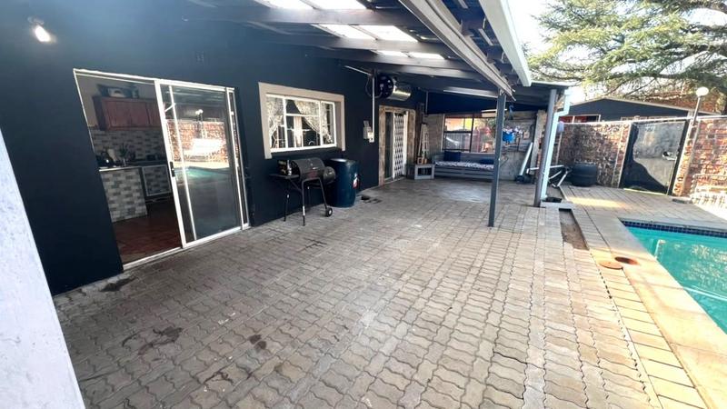 5 Bedroom Property for Sale in Brakpan Central Gauteng