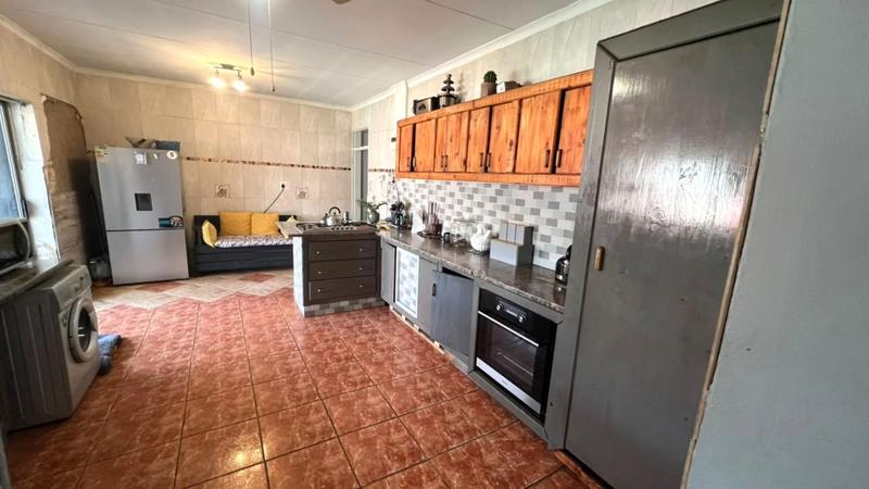 5 Bedroom Property for Sale in Brakpan Central Gauteng
