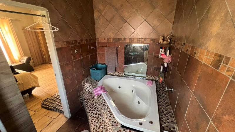 5 Bedroom Property for Sale in Brakpan Central Gauteng