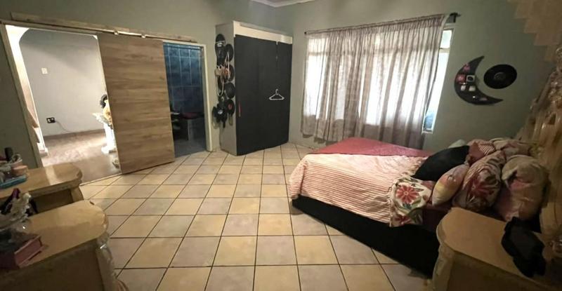 5 Bedroom Property for Sale in Brakpan Central Gauteng