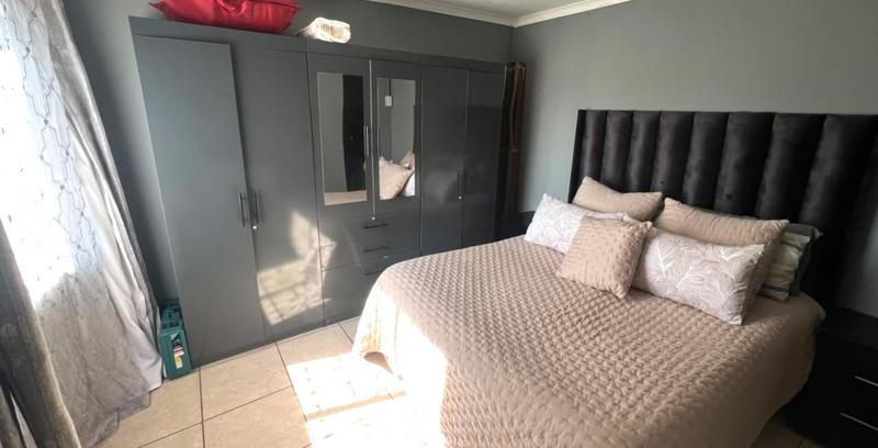 5 Bedroom Property for Sale in Brakpan Central Gauteng