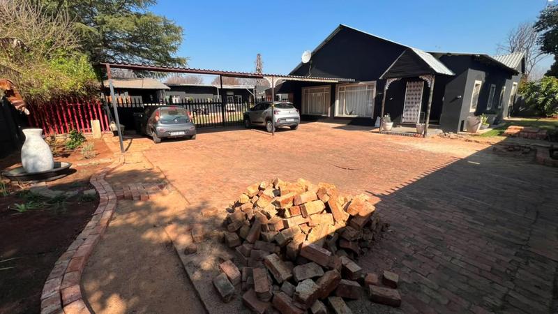 5 Bedroom Property for Sale in Brakpan Central Gauteng