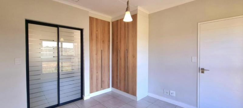 To Let 1 Bedroom Property for Rent in Waterfall Gauteng