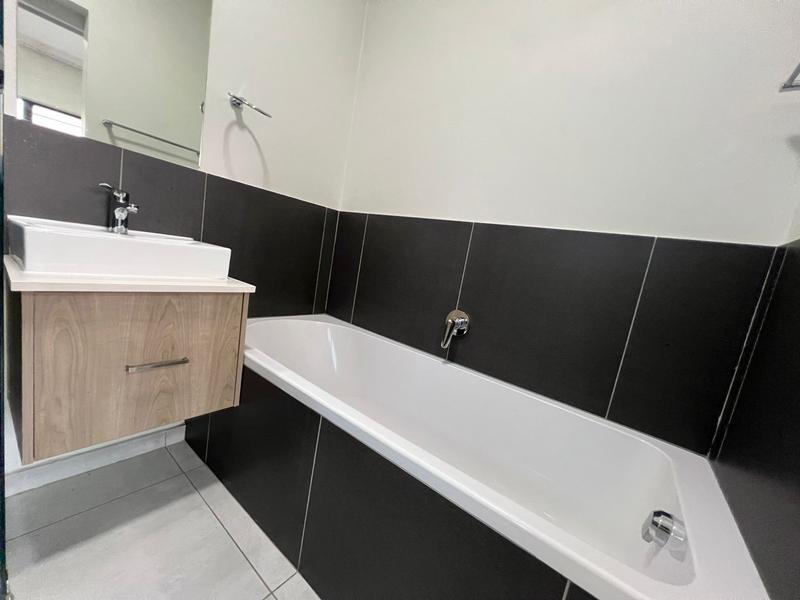 2 Bedroom Property for Sale in Kyalami Gauteng