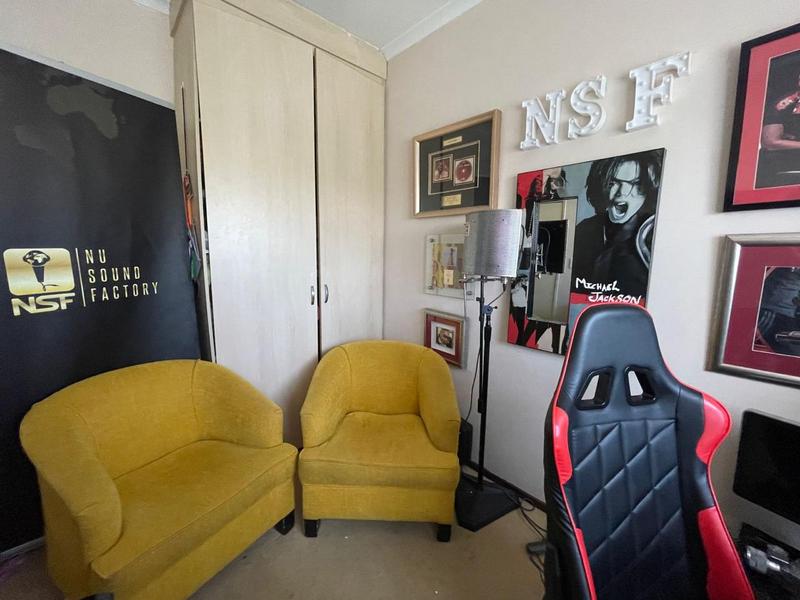 2 Bedroom Property for Sale in Lonehill Gauteng