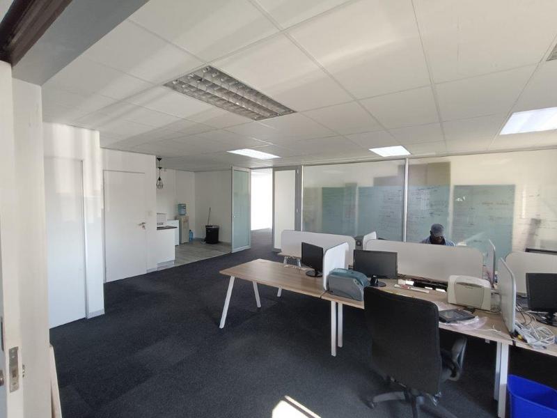 To Let Commercial Property for Rent in Strubensvallei Gauteng