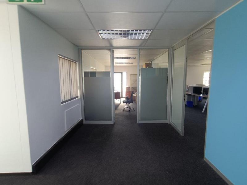 To Let Commercial Property for Rent in Strubensvallei Gauteng