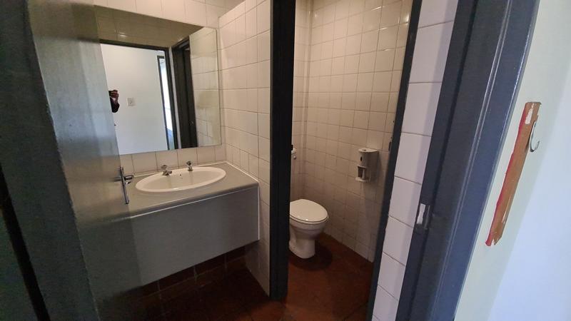 To Let Commercial Property for Rent in Randjespark Gauteng