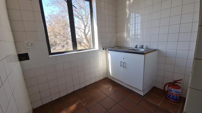 To Let Commercial Property for Rent in Randjespark Gauteng