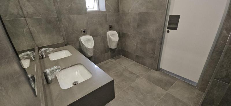 To Let Commercial Property for Rent in Randjespark Gauteng