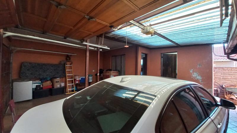 To Let 3 Bedroom Property for Rent in Danville Gauteng