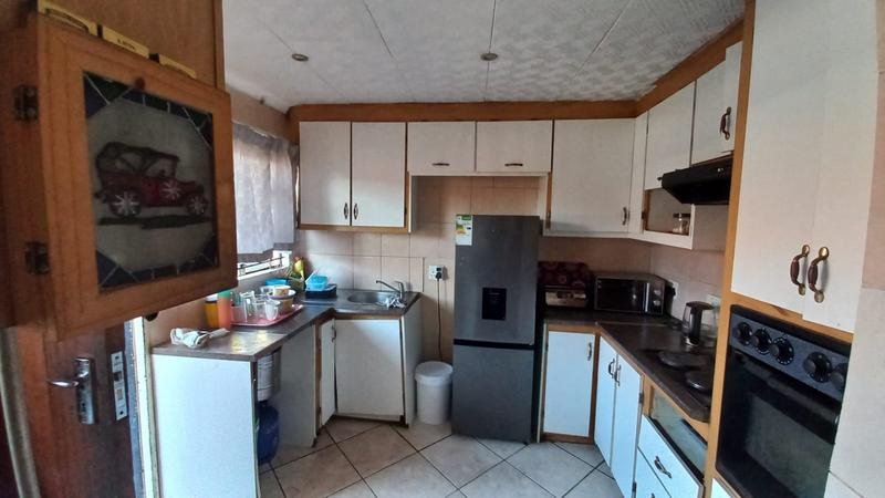 To Let 3 Bedroom Property for Rent in Danville Gauteng