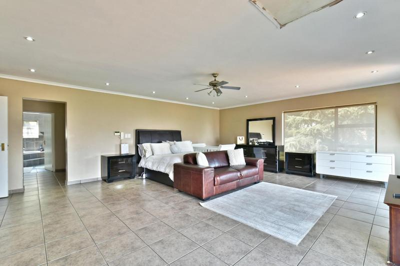 4 Bedroom Property for Sale in Glenvista Gauteng