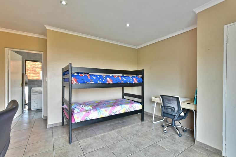 4 Bedroom Property for Sale in Glenvista Gauteng