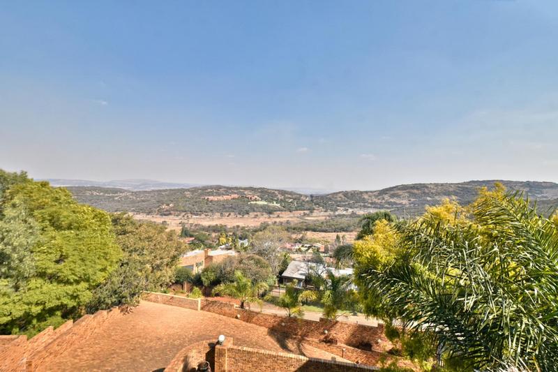 4 Bedroom Property for Sale in Glenvista Gauteng