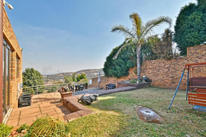 4 Bedroom Property for Sale in Glenvista Gauteng
