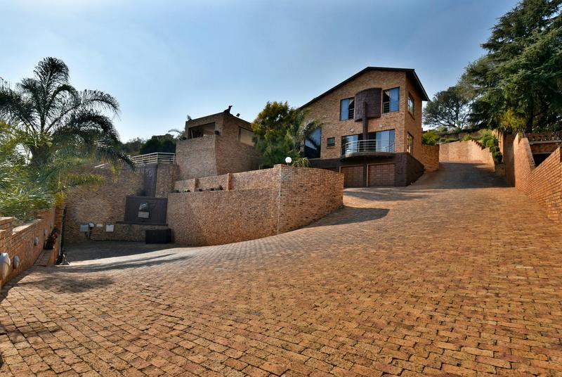 4 Bedroom Property for Sale in Glenvista Gauteng