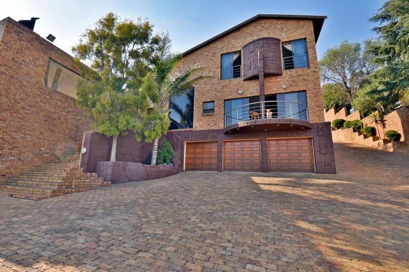 4 Bedroom Property for Sale in Glenvista Gauteng